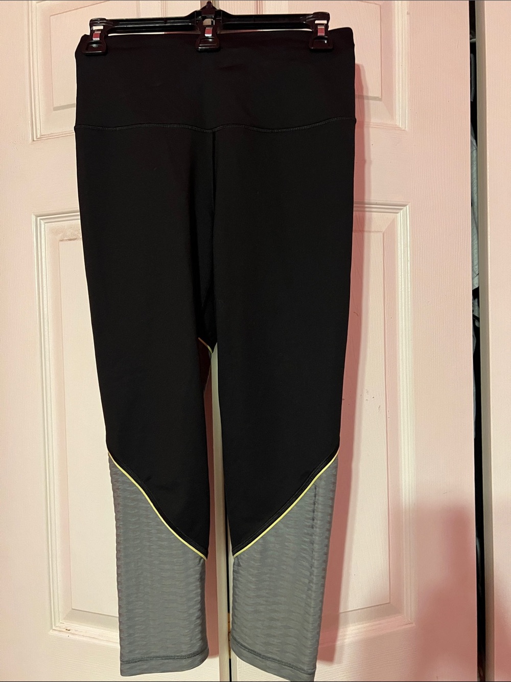Victoria's Secret High Waisted Black Leggings with OliveGreen Panels Size Small
